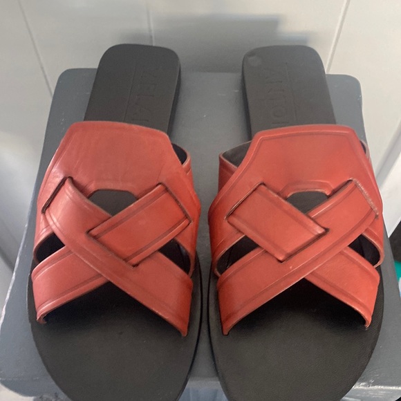 Antonio Melani Sandals - Picture 1 of 8